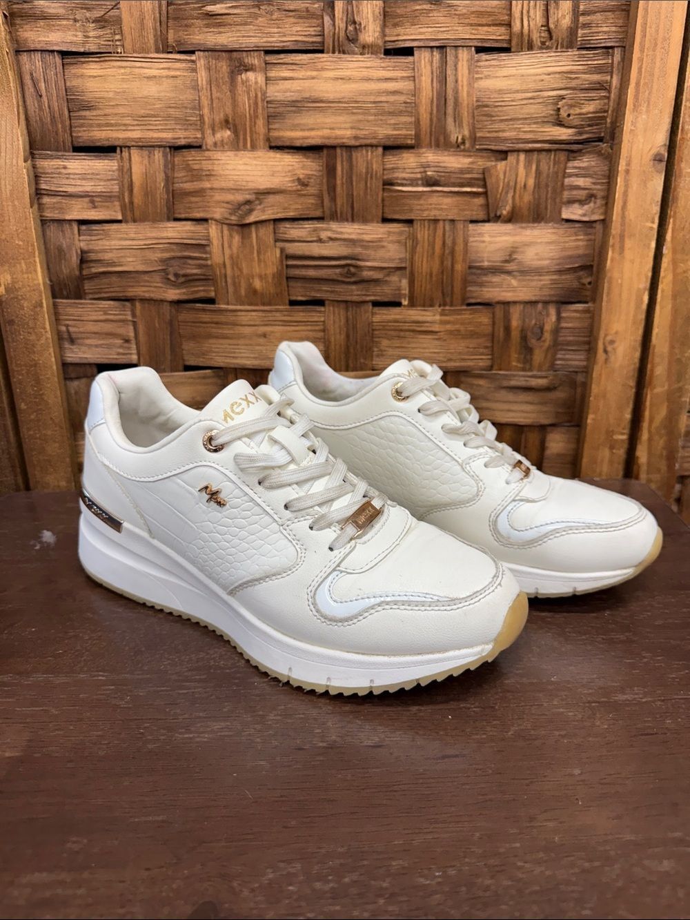 Mexx Cream Leather Platform Sneakers with Gold Hardware